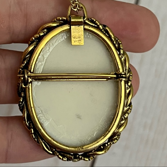 Vintage Hand Painted Beautiful Floral Abstract Pendant/Necklace - Picture 6 of 11